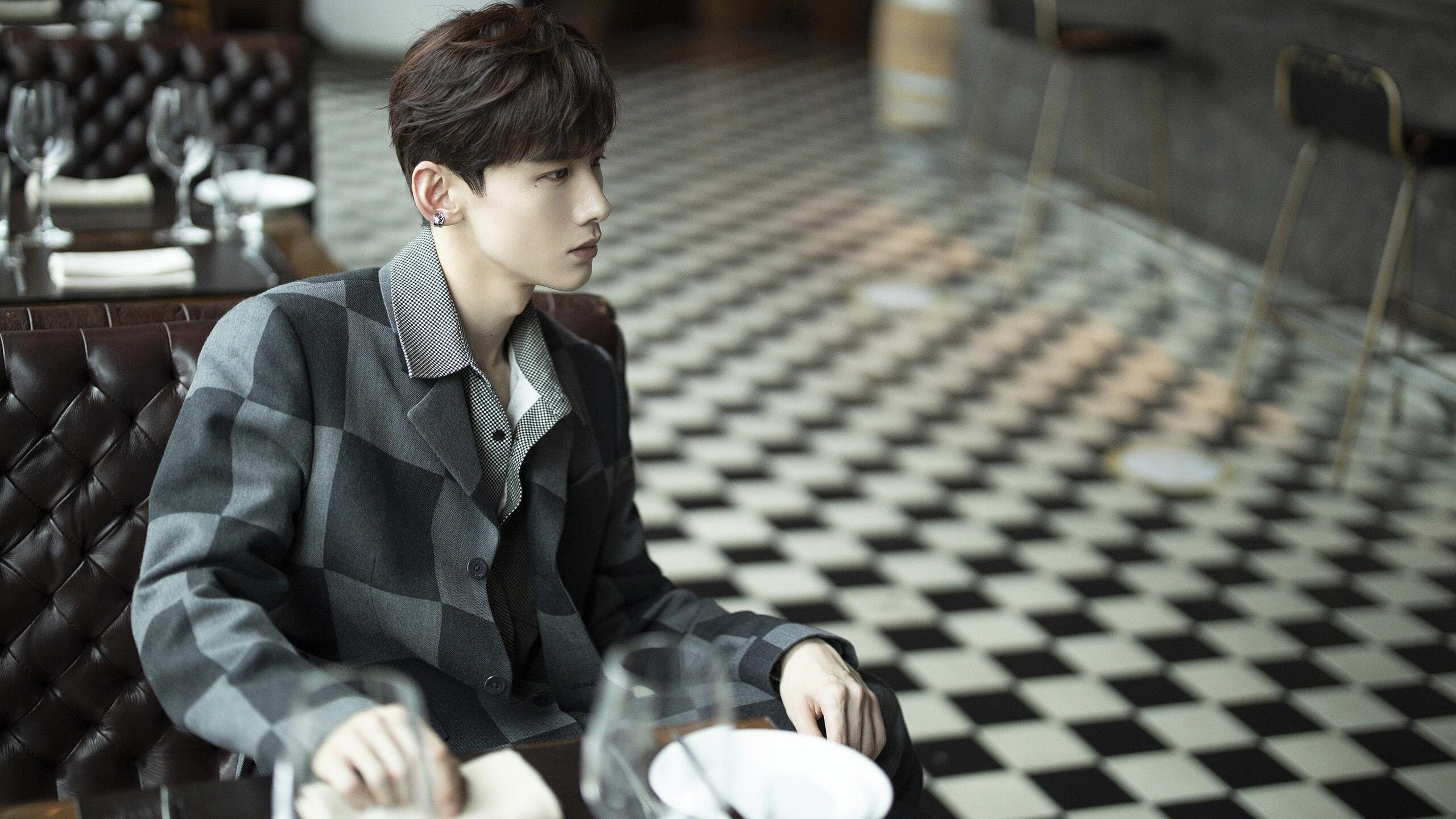 Milan Sports-C罗赛后送球鞋给场边小球迷，c罗送队友手表