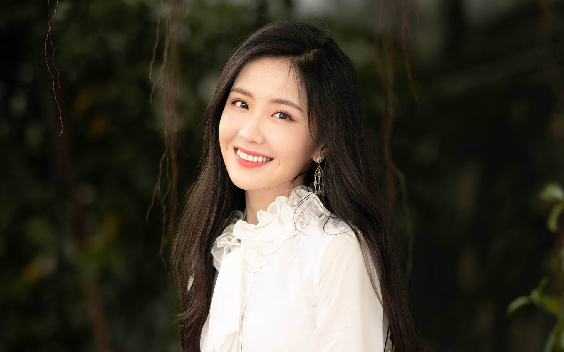 米兰体育APP-世界杯经典空中对抗：头球与空中飞人，空中球类比赛